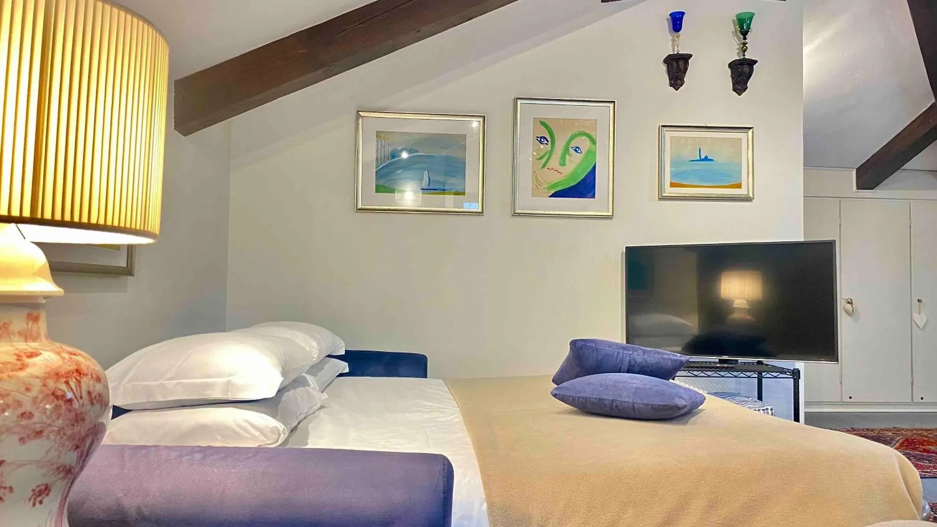 Ca Moro - Elegant Apartment With Private Terrace Venedik